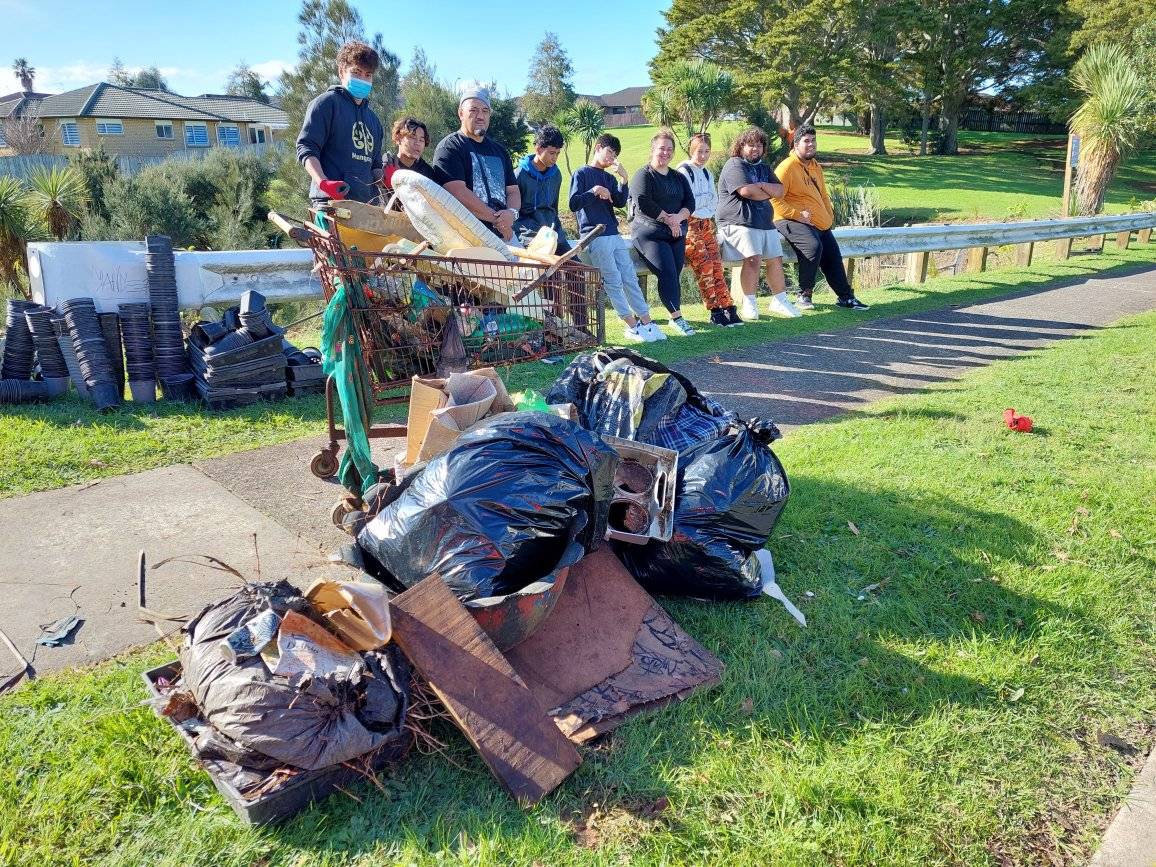 Planting day with Rangatahi o Mangopare